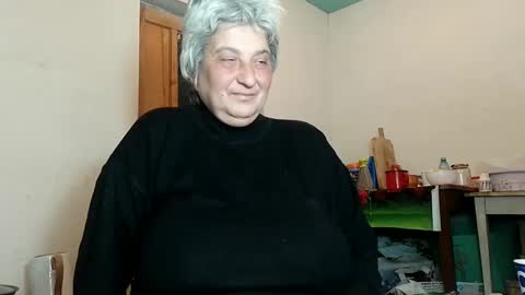 Snapshot of exquisitemature chatting on 02.06.25 ExquisiteMature online show from 02.06.25