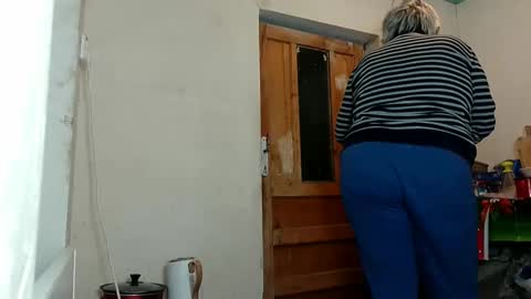 Snapshot of exquisitemature chatting on 02.16.25 ExquisiteMature online show from 02.16.25