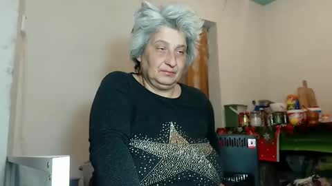 Snapshot of exquisitemature chatting on 03.10.25 ExquisiteMature online show from 03.10.25