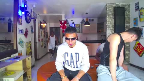 extrangers online show from 01.31.25