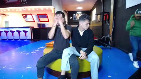 extrangers online show from 03.09.25