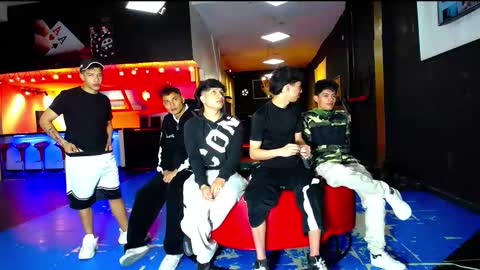 extrangers online show from 10.18.25