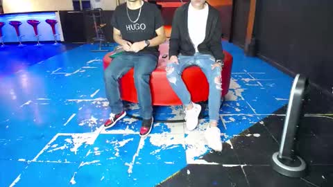 extrangers online show from 11.03.25