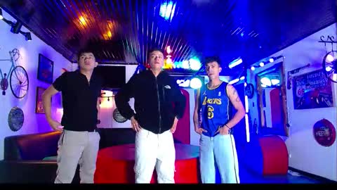 extrangers online show from 01.07.26