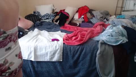 eyeswall0w online show from 09.21.25