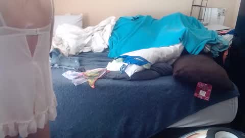 eyeswall0w online show from 02.24.26