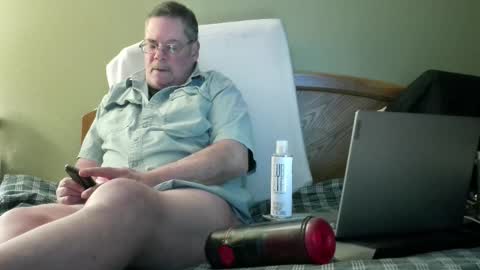 Eyeswideshut63 online show from 02.12.25