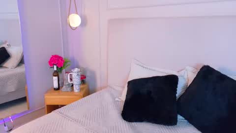 eymicooper online show from 03.02.26