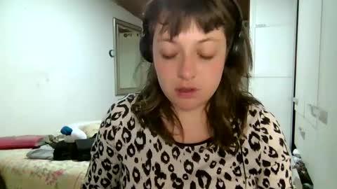 Aimee online show from 02.12.25