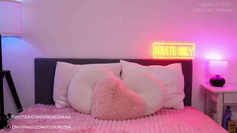 Snapshot of ezra chatting on 10.01.25 Ezra online show from 10.01.25