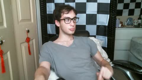 Ezra Naamah online show from 02.10.25