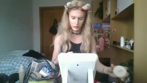 Snapshot of ezrafindom chatting on 02.26.26 Ranya online show from 02.26.26