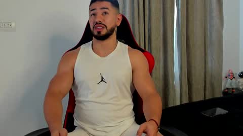 Ezzio Scolaro online show from 03.12.26