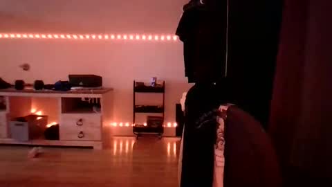 Snapshot of ezzteban935 chatting on 04.18.26 ezzteban935 online show from 04.18.26
