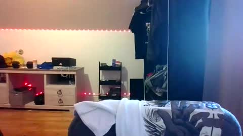 Snapshot of ezzteban935 chatting on 04.18.26 ezzteban935 online show from 04.18.26