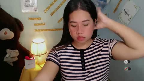 Snapshot of f3ckdollucy chatting on 02.25.25 yanna online show from 02.25.25