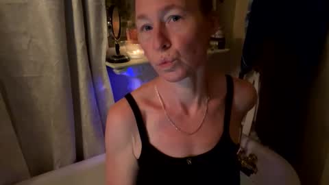 Snapshot of faberini chatting on 12.23.24 FabOmobono online show from 12.23.24