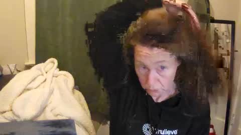 Snapshot of faberini chatting on 12.30.24 FabOmobono online show from 12.30.24