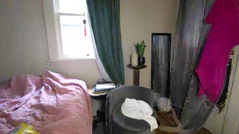 Snapshot of faberini chatting on 02.24.25 FabOmobono online show from 02.24.25