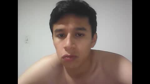 Snapshot of fabiar11 chatting on 10.10.25 R online show from 10.10.25