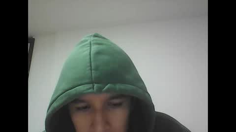 Snapshot of fabiar11 chatting on 10.19.25 R online show from 10.19.25