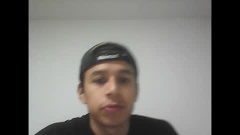 Snapshot of fabiar11 chatting on 10.28.25 R online show from 10.28.25