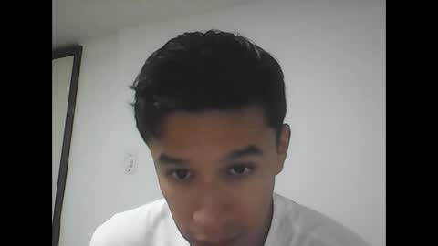 Snapshot of fabiar11 chatting on 11.23.25 R online show from 11.23.25