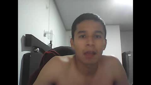 Snapshot of fabiar11 chatting on 01.12.26 R online show from 01.12.26