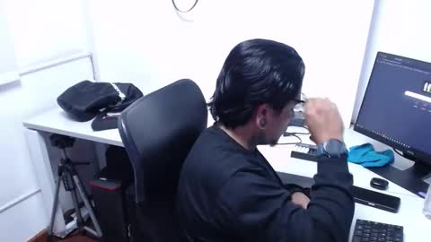 Snapshot of facasu__ chatting on 04.05.26 camilo online show from 04.05.26