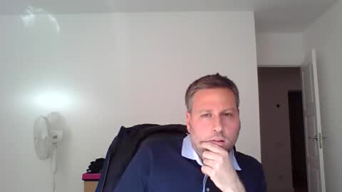 Snapshot of faer_087 chatting on 10.10.25 faer_087 online show from 10.10.25