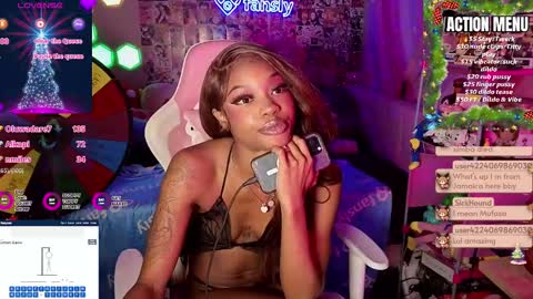 Snapshot of faethedoll chatting on 12.11.24 Fae and Cheta online show from 12.11.24