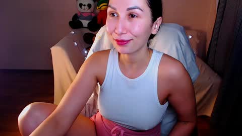 Snapshot of fairy_elli_hot chatting on 01.18.25 Elli online show from 01.18.25