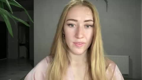 fairy_face online show from 10.08.25