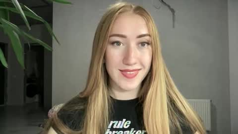 fairy_face online show from 10.19.25