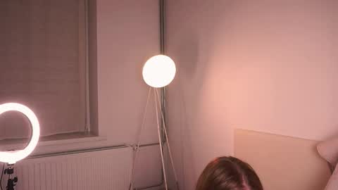 Snapshot of fairy_lise69 chatting on 09.12.25 Kamila online show from 09.12.25