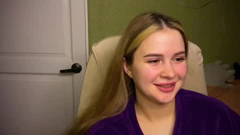 Snapshot of fairyilona chatting on 04.11.26 Ilona online show from 04.11.26