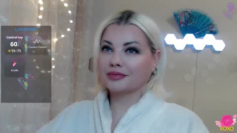 Snapshot of fairyjewell chatting on 11.24.25 Jewell online show from 11.24.25