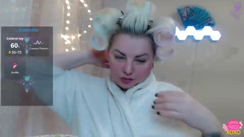 Snapshot of fairyjewell chatting on 11.26.25 Jewell online show from 11.26.25