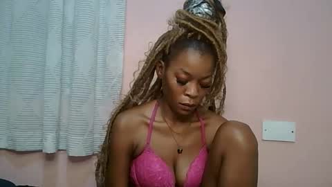Snapshot of faizah_ chatting on 05.15.26 faizah_ online show from 05.15.26
