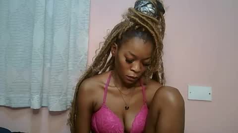 Snapshot of faizah_ chatting on 05.16.26 faizah_ online show from 05.16.26