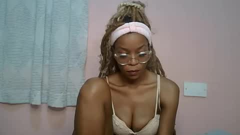 Snapshot of faizah_ chatting on 05.25.26 faizah_ online show from 05.25.26