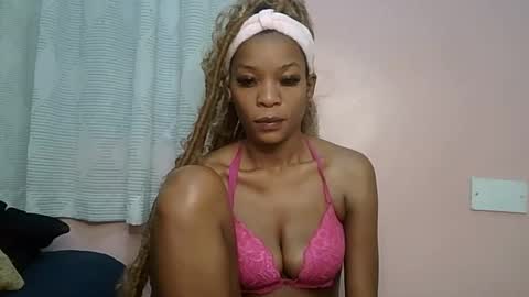 Snapshot of faizah_ chatting on 05.26.26 faizah_ online show from 05.26.26