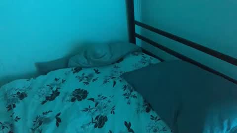 Snapshot of fallen_angel927 chatting on 02.13.25 fallen_angel927 online show from 02.13.25