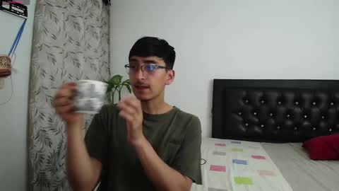 FallGays online show from 09.18.25