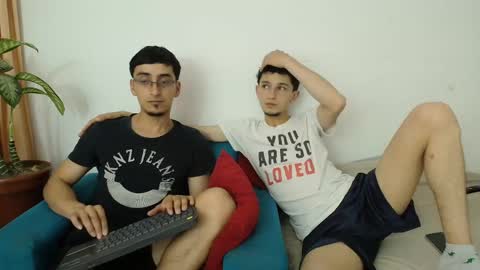 FallGays online show from 04.17.26