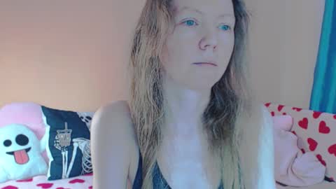 Snapshot of fanatka chatting on 03.25.26 BUNNYGal online show from 03.25.26
