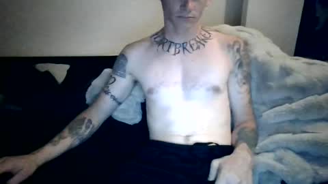 Snapshot of fancy_pantsyz chatting on 06.25.26 fancy_pantsyz online show from 06.25.26