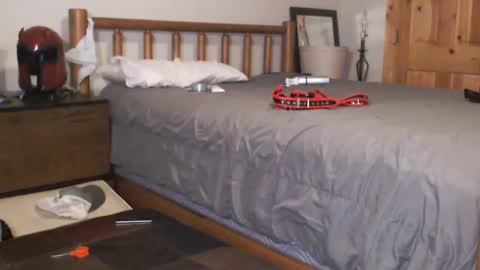 Snapshot of fanfriction chatting on 10.02.25 Fan Friction online show from 10.02.25