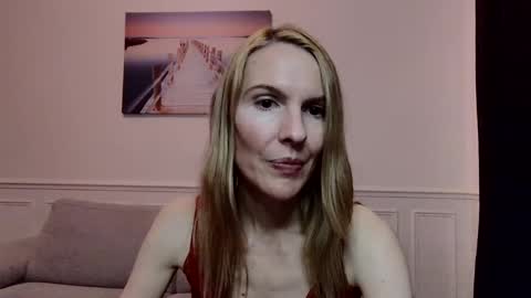 Snapshot of fanny_posy chatting on 01.12.25 Fanny online show from 01.12.25