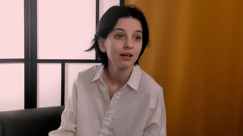 Mia online show from 12.02.24